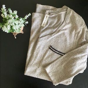 Vanilla Bay 3/4 length V-neck sweater size small